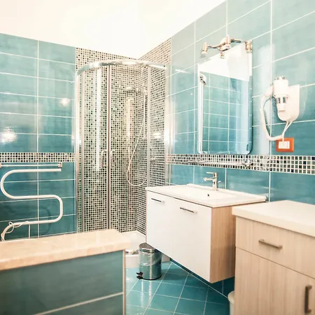 Interno 5 * Naples