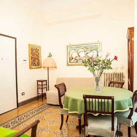 Apartment Interno 5 *