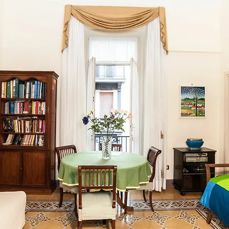 Apartment Interno 5 *